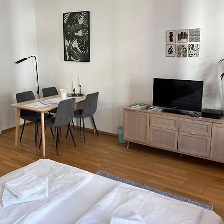 Casa Nostra - Helle Wohnung - Direkt Am Augarten Vienna Luaran gambar